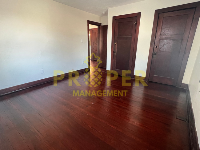 Building Photo - 3 bedrooms 1.5 bathrooms house for rent