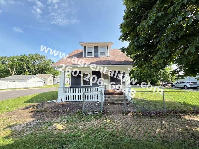 Primary Photo - 704 E Franklin St