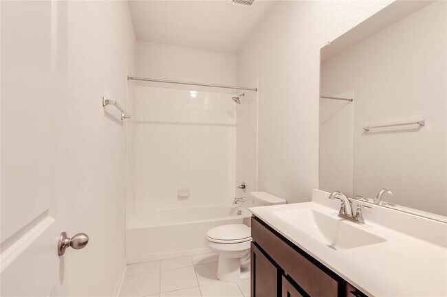 Building Photo - 252 Clear Frk Lp