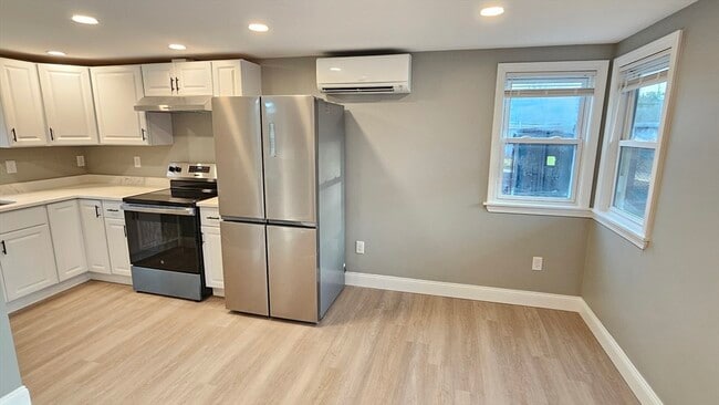 Building Photo - 825 Scenic Hwy