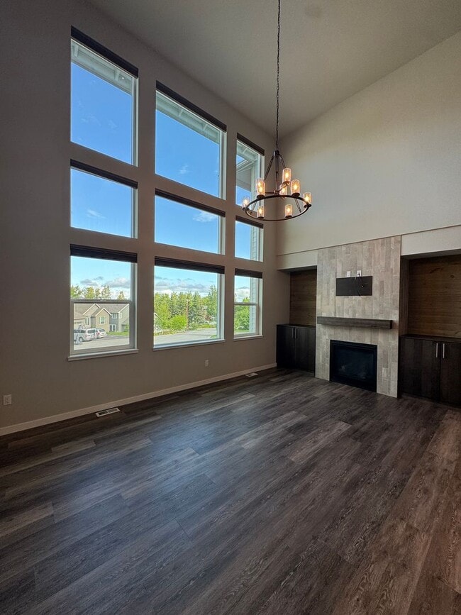 Building Photo - Stunning home in desirable Eagle River neighborhood