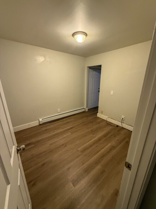 Building Photo - 428 McGrath Pond Rd