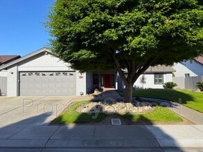 Building Photo - 1351 Aksland Dr