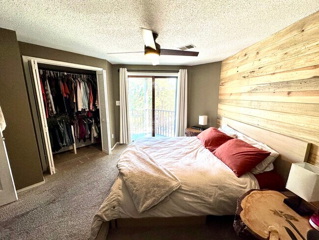 Master Bedroom - 3037 Forest Way