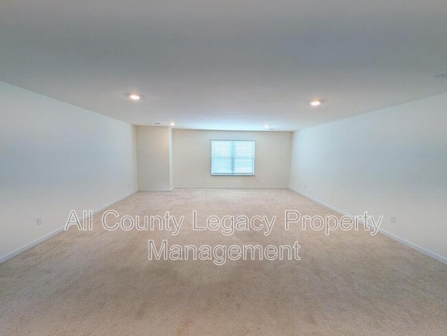 Building Photo - 928 Blue Juniper Cir