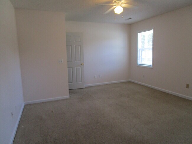 Building Photo - 2555 Nicholson Dr