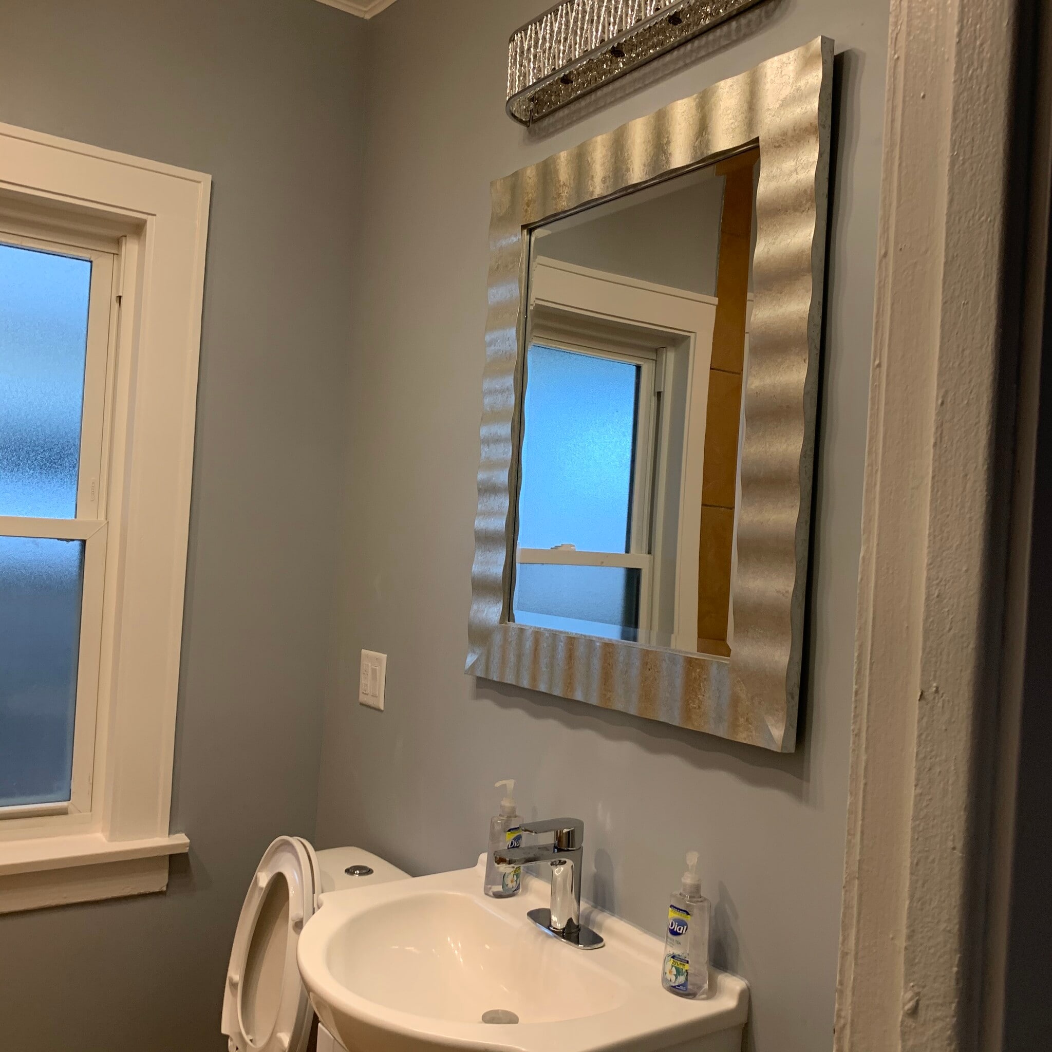 Building Photo - 8109 S Dorchester Ave