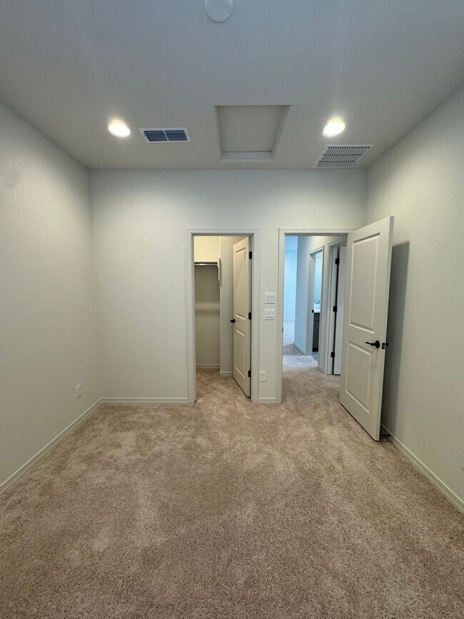 Building Photo - 17156 W Smoketree Dr