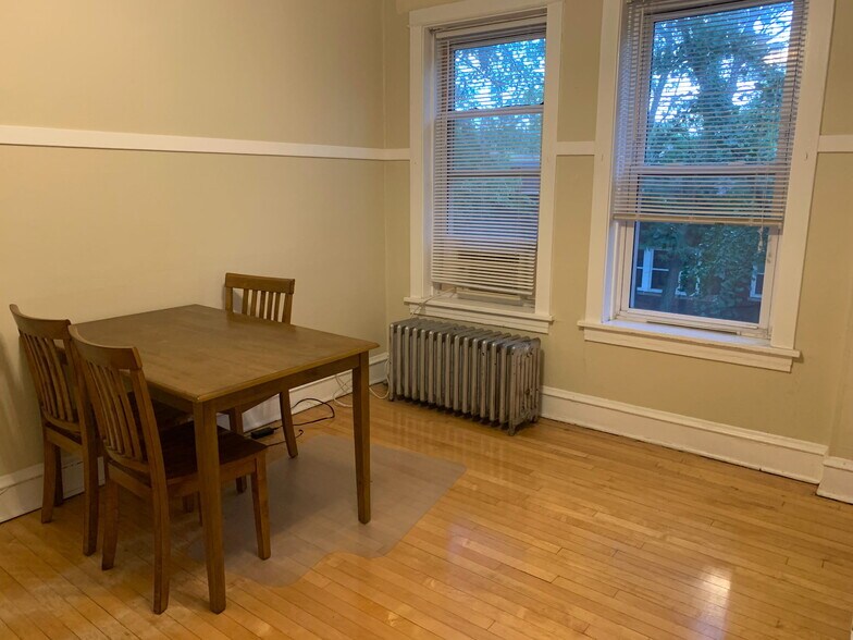 Building Photo - 3648 N Hoyne Ave