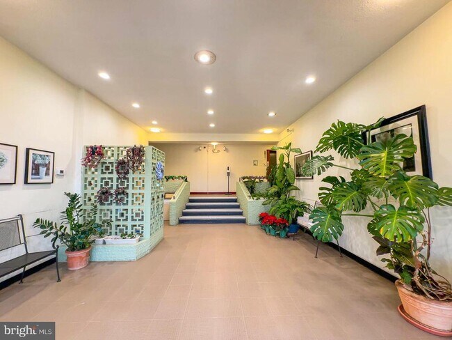 Building Photo - 614 Sligo Ave