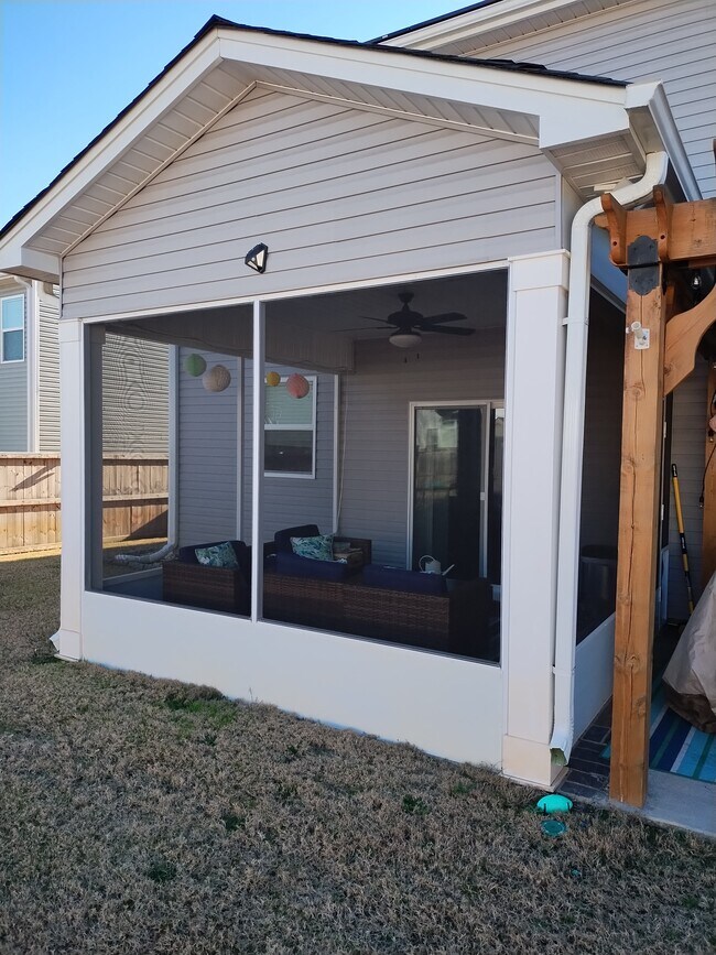 Building Photo - 437 Marietta Ln