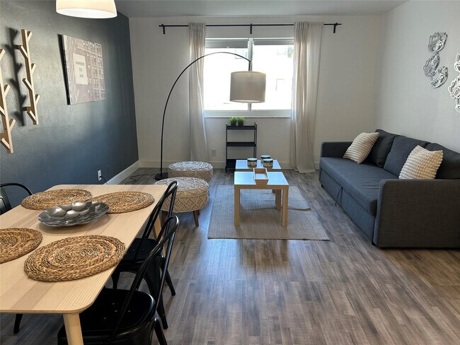 Building Photo - 1821 NE 62nd St