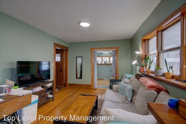 Building Photo - 2 br, 1 bath House - 411 S Orchard St.