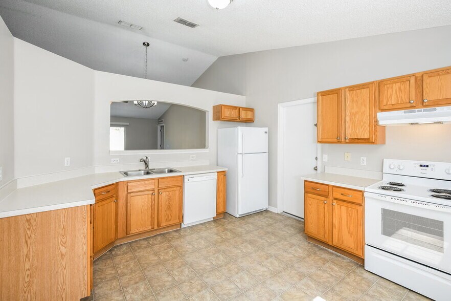 Building Photo - 1037 Galvin Ave