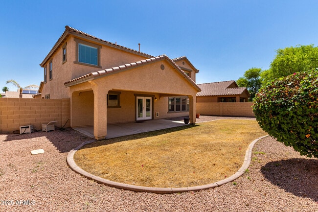 Building Photo - 4122 E Palm Beach Dr