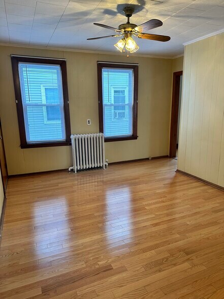 Building Photo - 820 2nd St