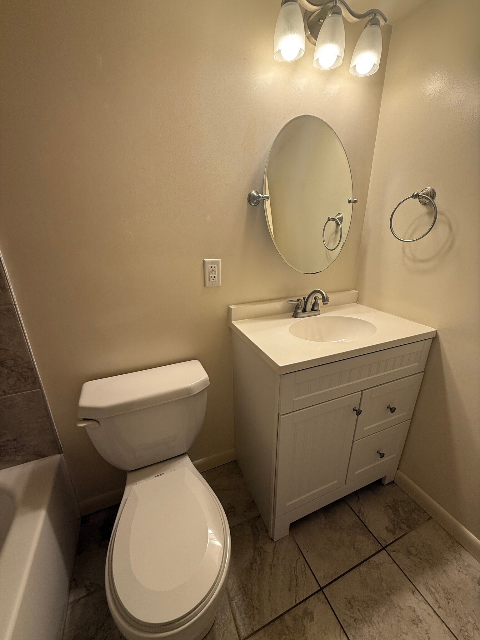 Building Photo - 425 S Church St