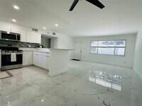 Building Photo - 414 SE 14th St