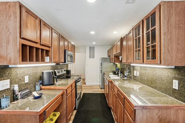 Building Photo - 21113 Clydesdale Curve N