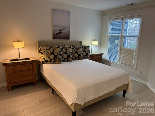 Building Photo - 368 Northwest Dr