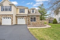 Building Photo - 18 Pond Ridge Dr