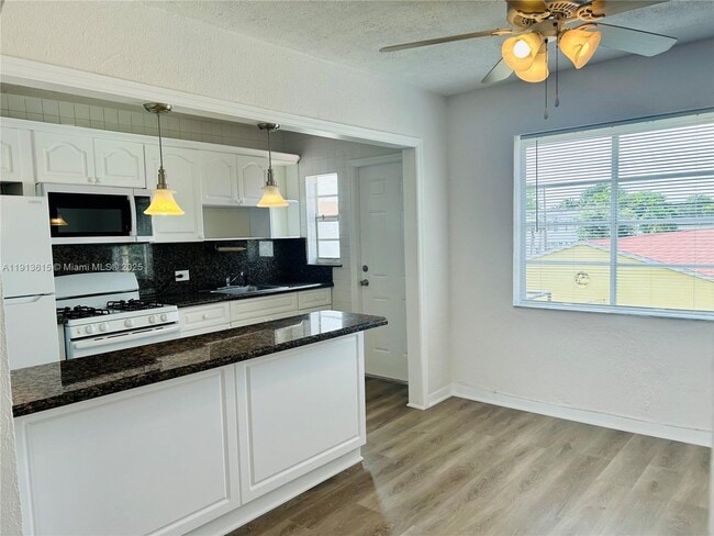 Primary Photo - 1330 SW 6th St