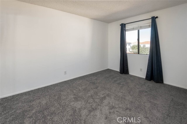 Building Photo - 549 W 220th St