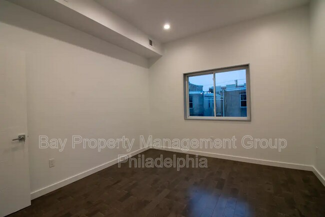 Building Photo - 2028 E Fletcher St