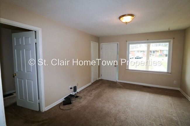 Building Photo - Cute Duplex Close to Pell City