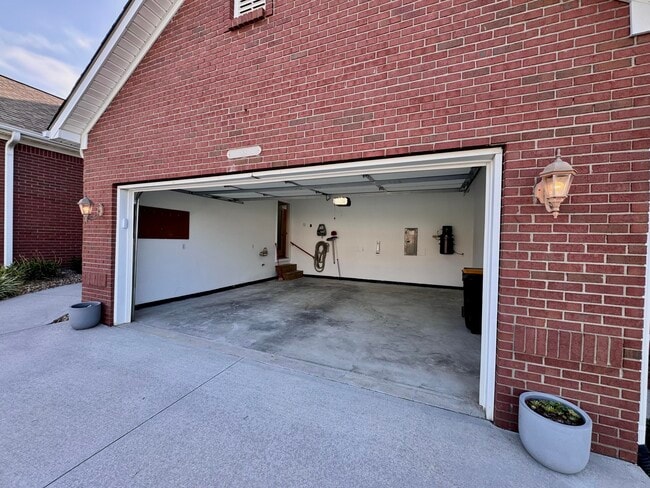 Building Photo - 88 St Annes Ct