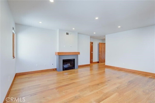 Building Photo - 339 27th St
