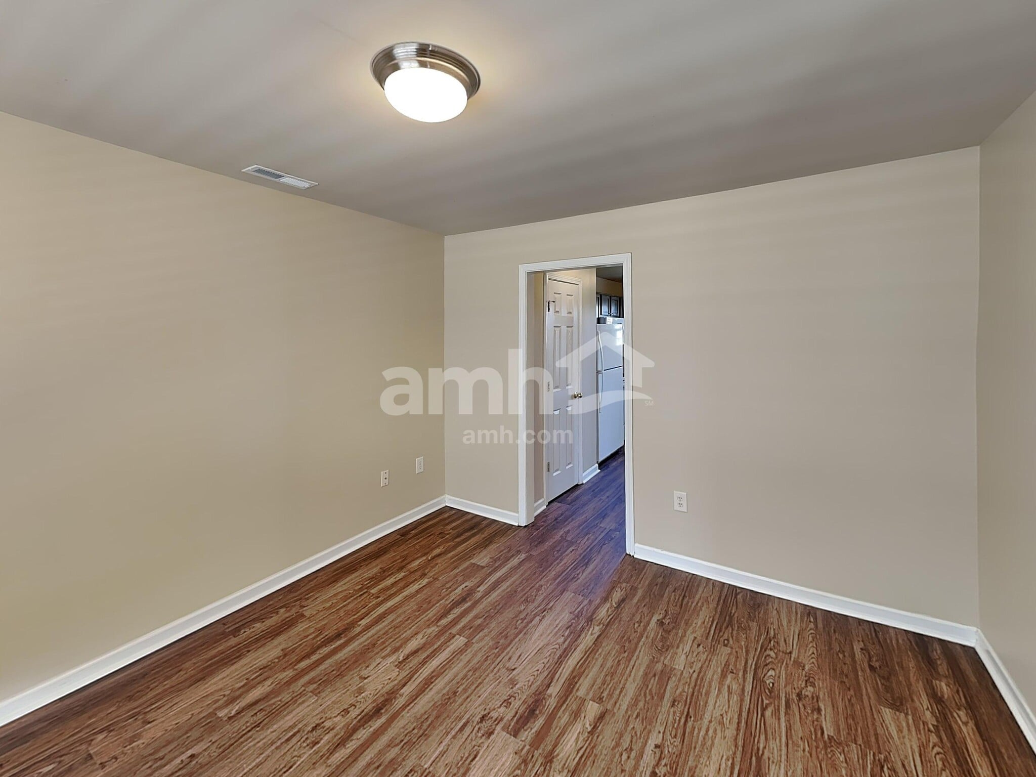 Building Photo - 1041 Vanguard Dr