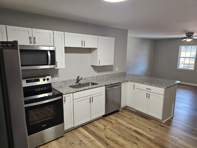 Building Photo - Brick Duplex for Rent Just Minutes from Lincolnton!