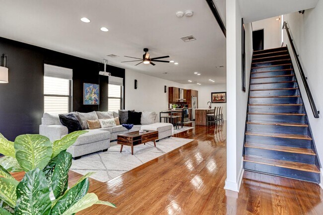 Building Photo - 2506 Dumaine St