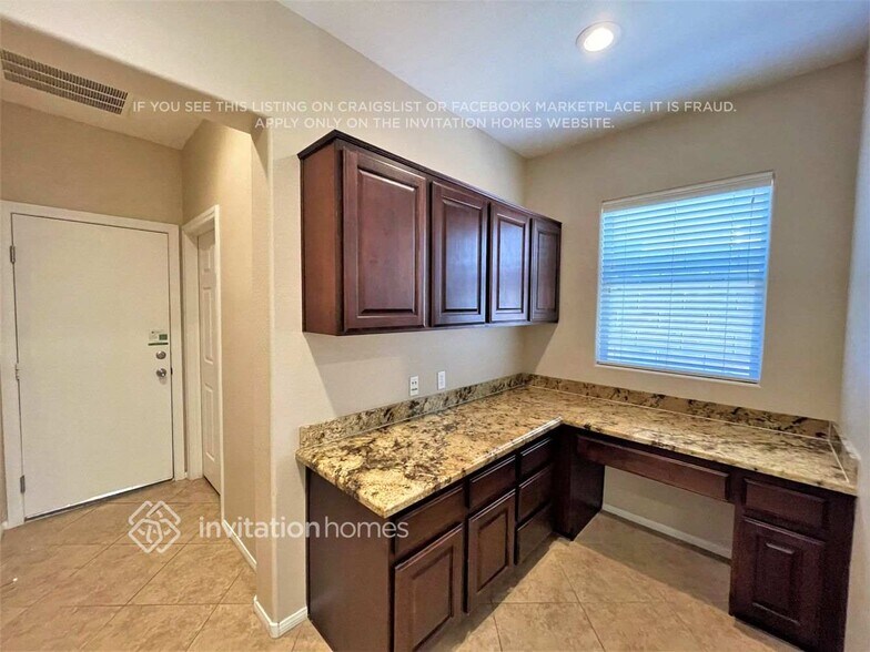 Building Photo - 10386 Timber Star Ln