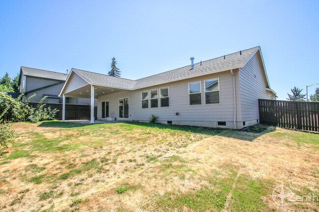 Building Photo - 10800 NE 104th Cir