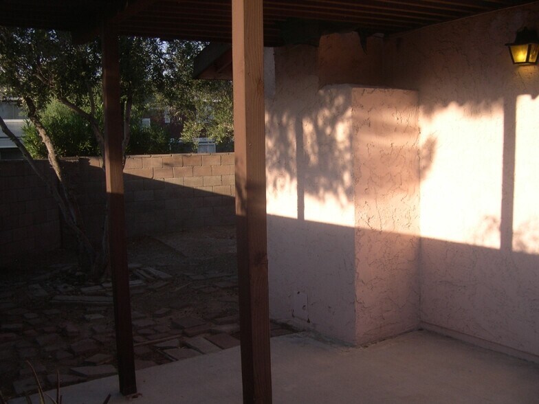 Building Photo - 4310 Caliente St
