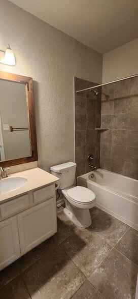 Building Photo - 5022 Brewcastle Ln