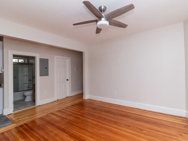 Building Photo - 511 Geneva Ave