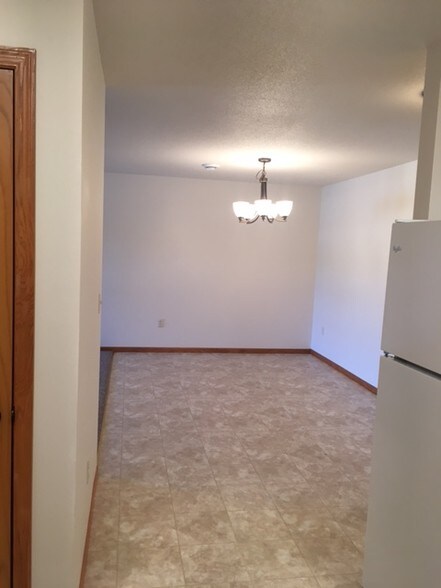 Building Photo - 1209 Balsam Ave