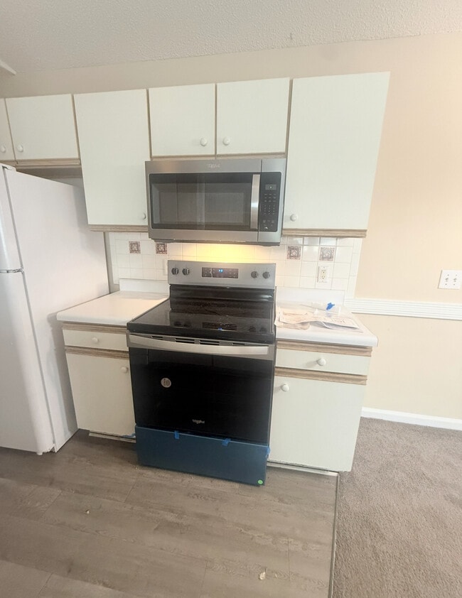 Building Photo - 8558 Hopkins Cir