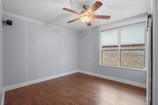 Building Photo - 6464 Snowheights Ct