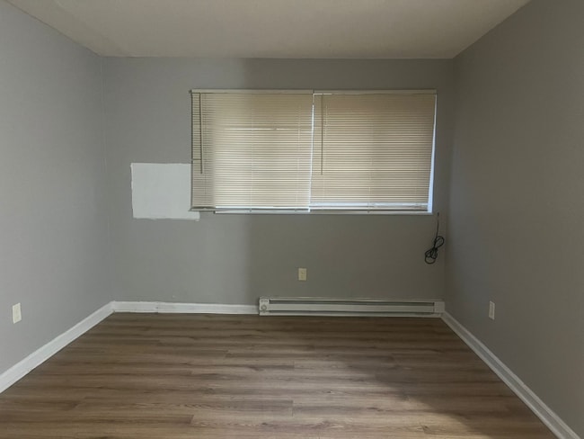 Building Photo - 13945 Superior Rd