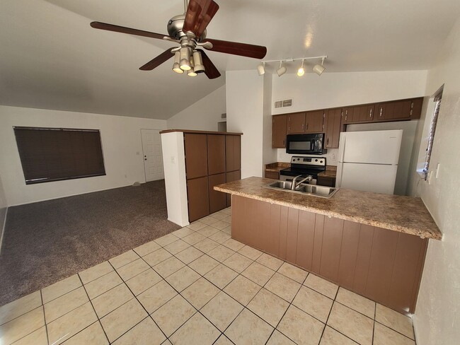 Building Photo - 1ST MONTH RENT FREE!!! GREAT SINGLE LEVEL ...