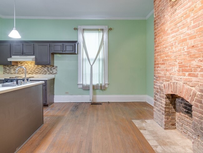 Building Photo - 3BR/1B Home in GREAT Midtown Location!!