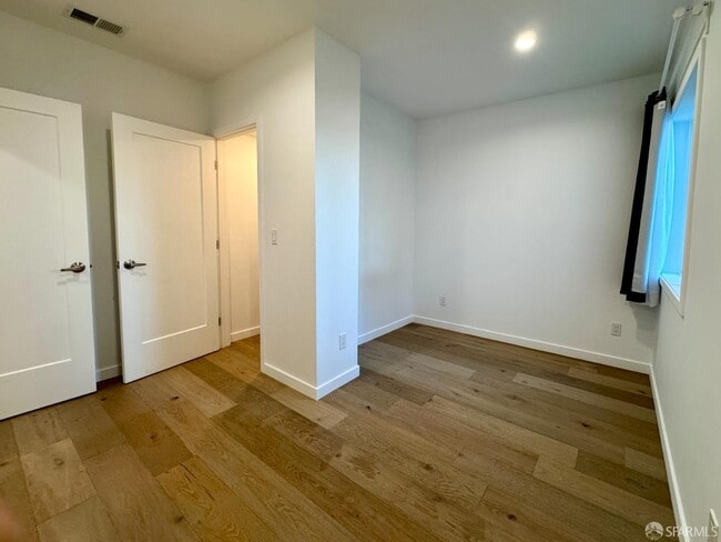 Building Photo - 417 Accacia St