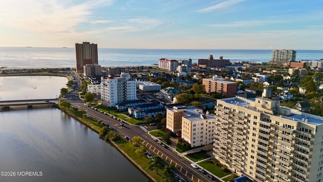 Building Photo - 500 Deal Lake Dr