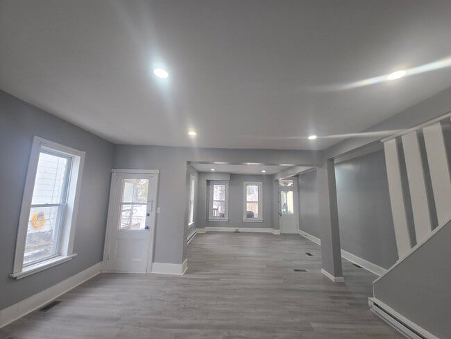 Building Photo - 78 E Broad St