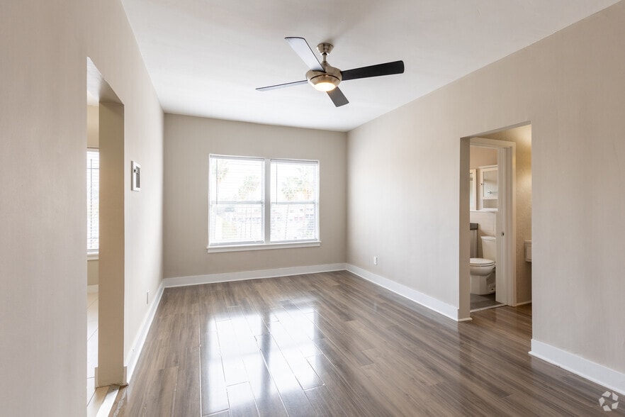 Studio - 500SF - Seven Lions Apartments