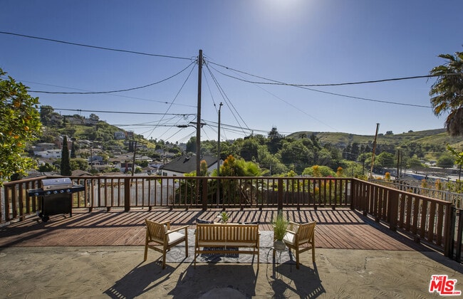 Building Photo - 2723 Ballard St